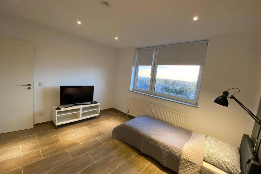 Duisburg Von Oben 3,5 Zimmer 8.Og Frisch Saniert Exterior photo